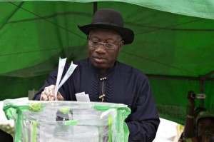 Nigeria's President Goodluck Jonathan casts his ballot in his ward at Otuoke