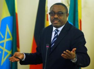 Ethiopian Prime Minister Hailemariam Desalegn gestures during a news conference in Addis Ababa, Ethiopia, October 11, 2016. REUTERS/Tiksa Negeri